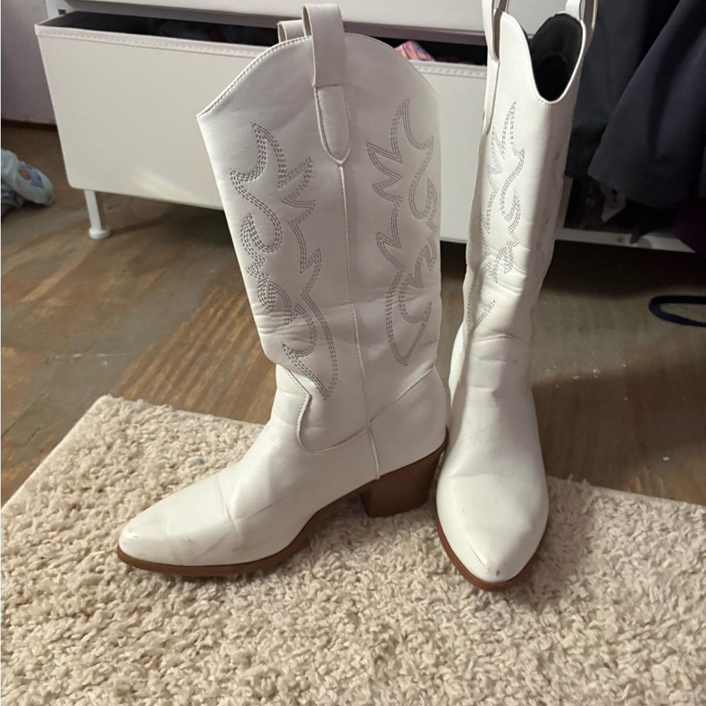 White Western-Style Women's Boots